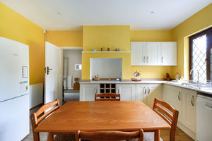 Kitchen- click for photo gallery